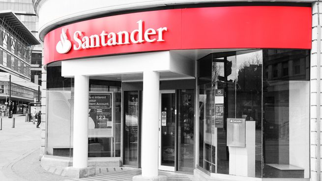 Banco Santander presenta cartas de despido forzoso a cien 