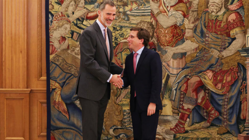 Felipe VI y José Luis Martínez-Almeida (Foto: EP)