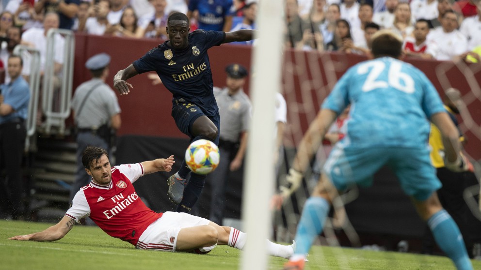 Mendy, en el partido ante el Arsenal. (AFP)