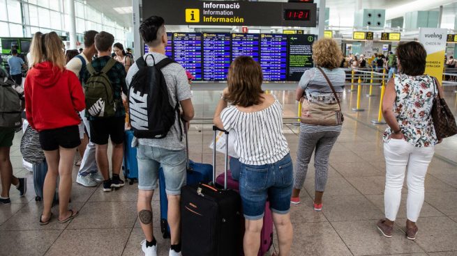 La lluvia paraliza el aeropuerto de Barcelona durante 30 minutos