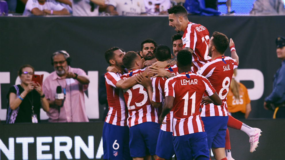 Los jugadores del Atlético celebran un gol frente al Real Madrid en la International Champions Cup 2019. (AFP)