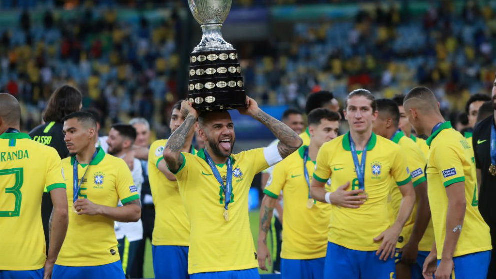 Dani Alves, campeón de la Copa América con Brasil (@DaniAlvesD2)