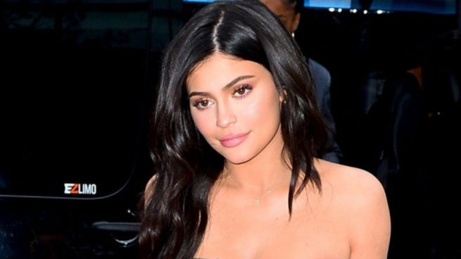 Instagram: Kylie Jenner se disfraza de conejita Playboy