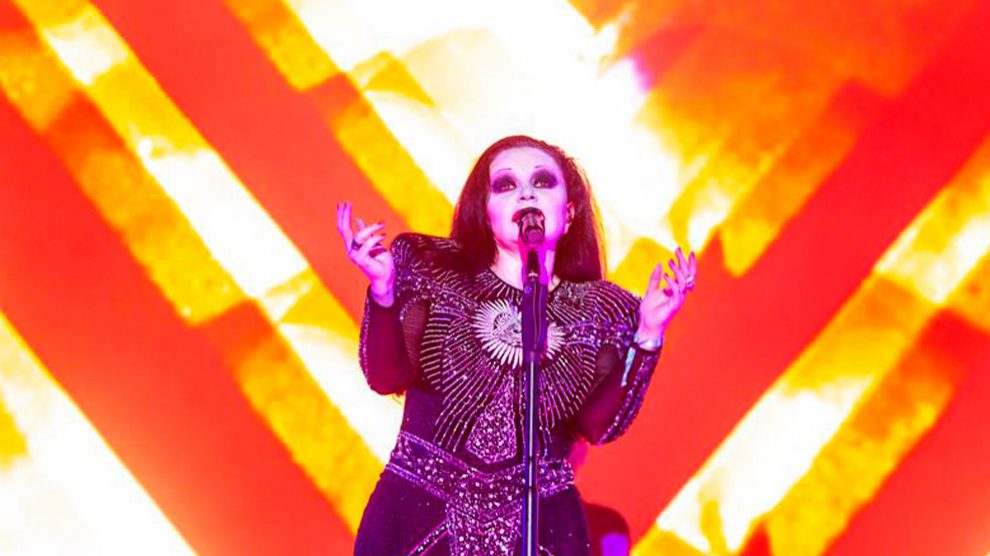 La cantante Olvido Gara Alaska, del grupo Fangoria, durante su actuación hoy domingo en el Low Festival que se celebra en Benidorm, Alicante. Foto: EFE