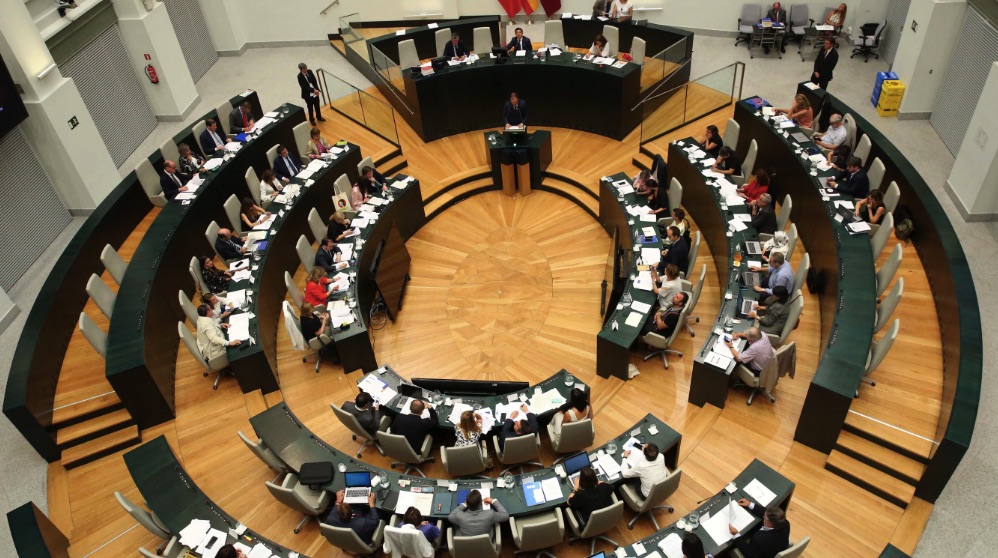 Vox vota en contra de aumentar los vocales de distrito en Madrid para ahorrar dos millones de euros