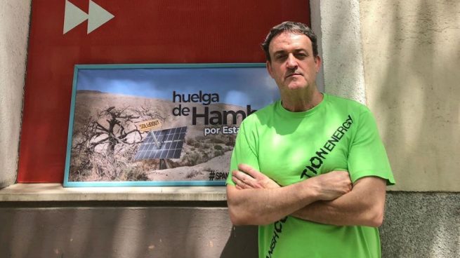 Narbona se reúne hoy con el actor en huelga de hambre por su deuda al cambiar la legislación de las energías renovables