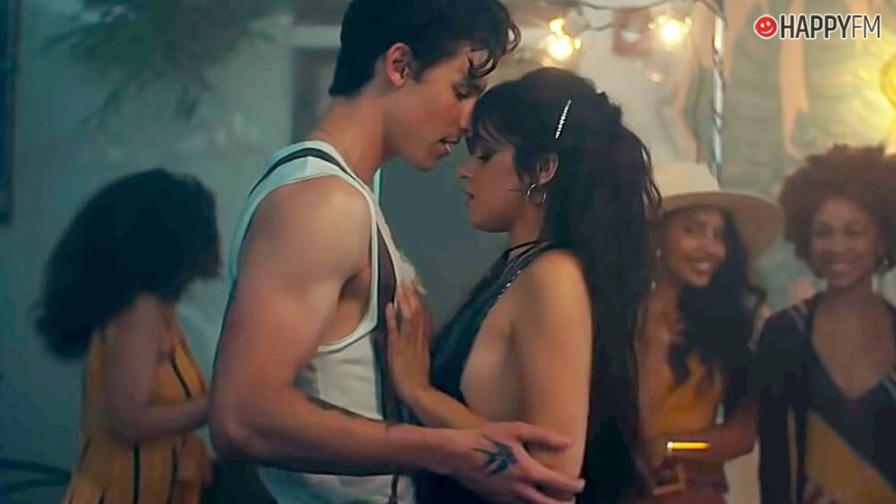 Shawn Mendes y Camila Cabello, juntos en la playa