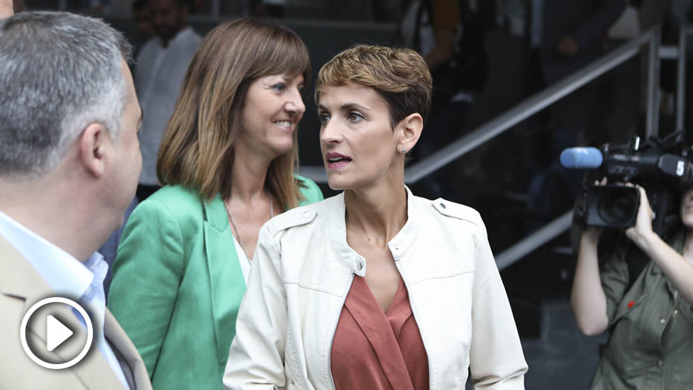 La secretaria general del PSN y candidata del partido a la Presidencia de Navarra, María Chivite, antes del inicio del debate de su investidura. (Foto: Europa Press).
