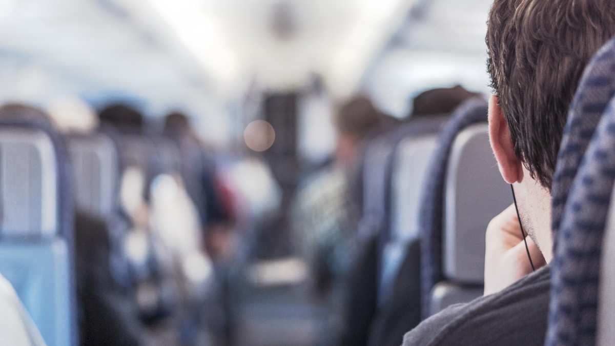 ¿Te mareas en el avión? Evítalo con estos consejos