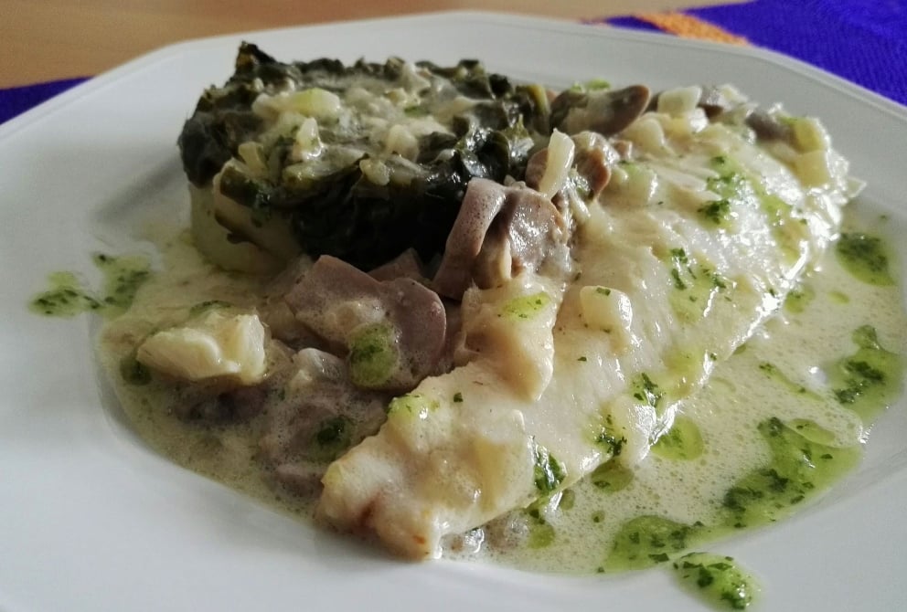 Merluza con acelgas en crema