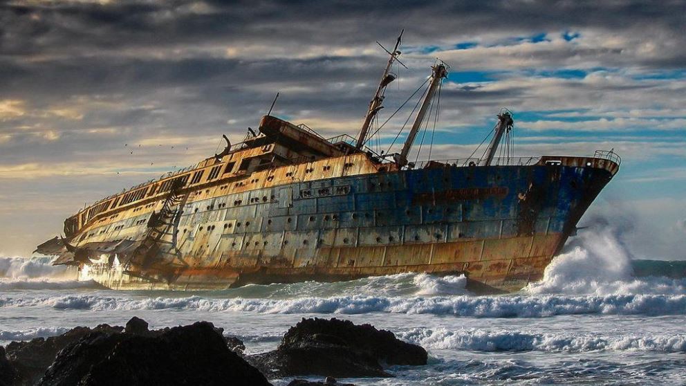En Fuerteventura hay un barco abandonado rodeado de misterios