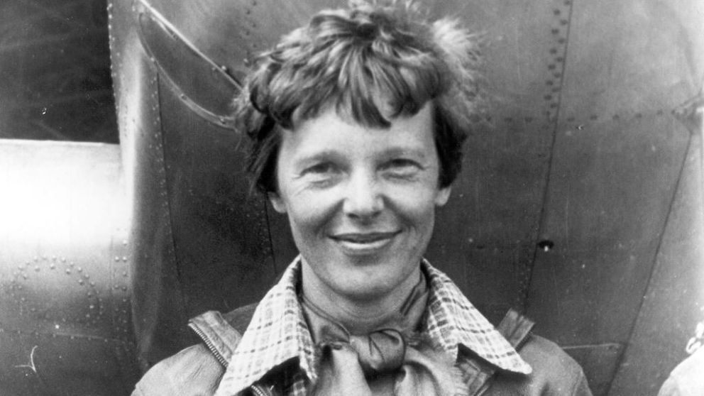 El 24 de agosto de 1932, Amelia Earhart se convirtió en la primera mujer en hacer un vuelo transcontinental.