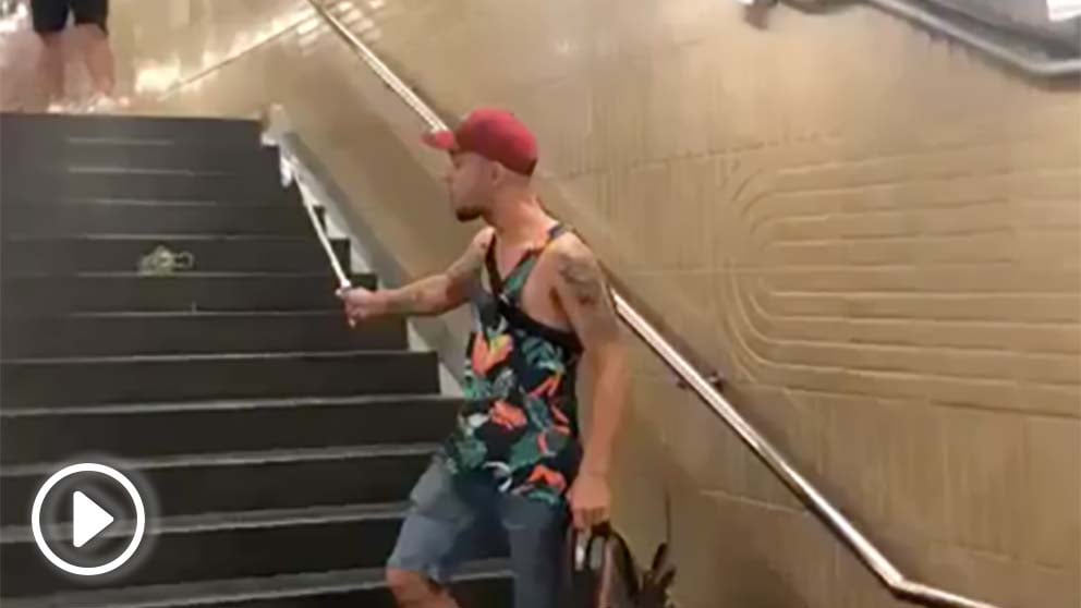Escenas de tensión con un carterista en el Metro de Barcelona.
