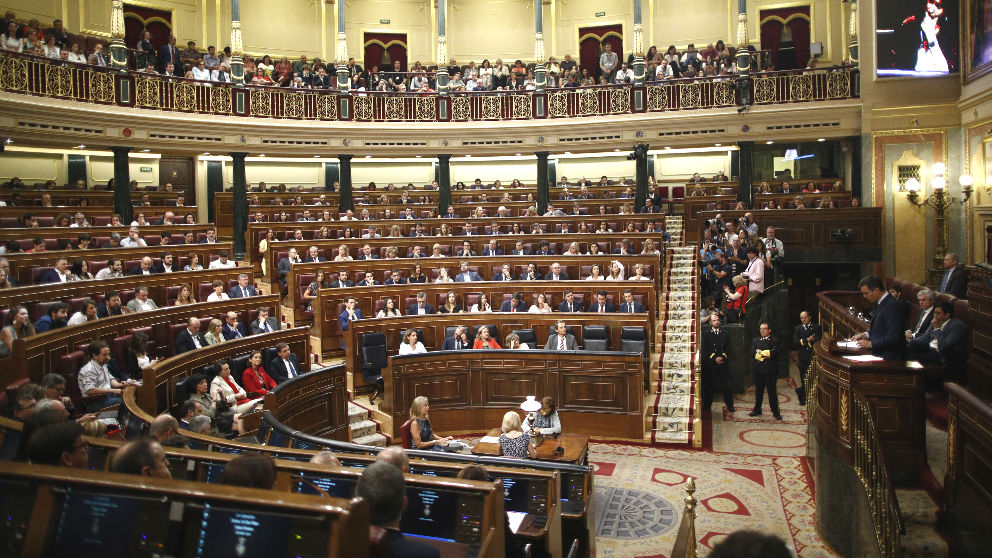 Vista del hemiciclo del Congreso de los Diputados durante la segunda votación para la investidura del candidato socialista a la Presidencia del Gobierno. (Foto: Europa Press)