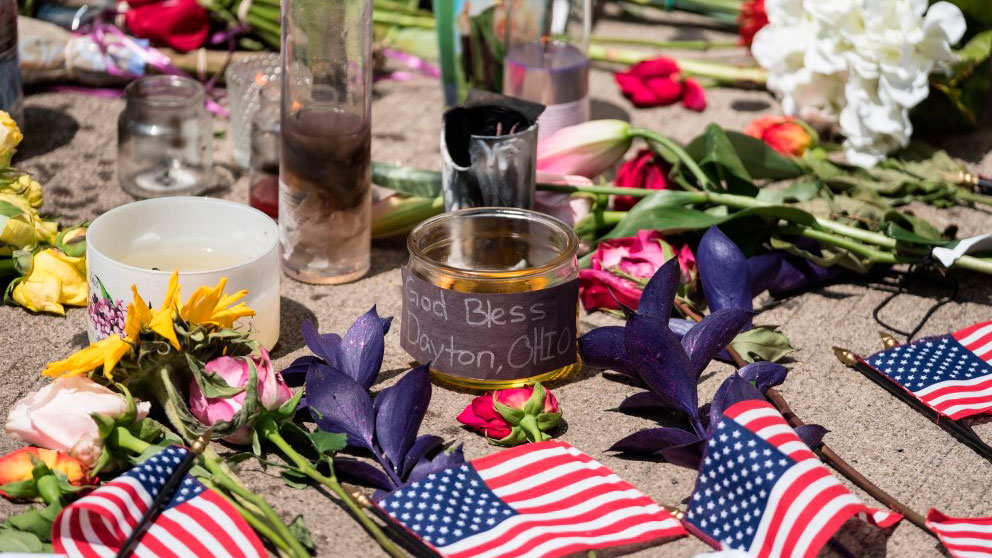 Un homenaje a las víctimas del tiroteo de Dayton, en el Estado norteamericano de Ohio. Foto: AFP