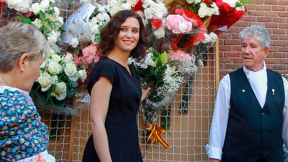 La presidenta de la Comunidad de Madrid, Isabel Díaz Ayuso, en las fiestas de La Paloma. Foto: EP