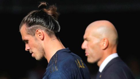 Bale y Zidane, al final del partido de Balaídos. (EFE)