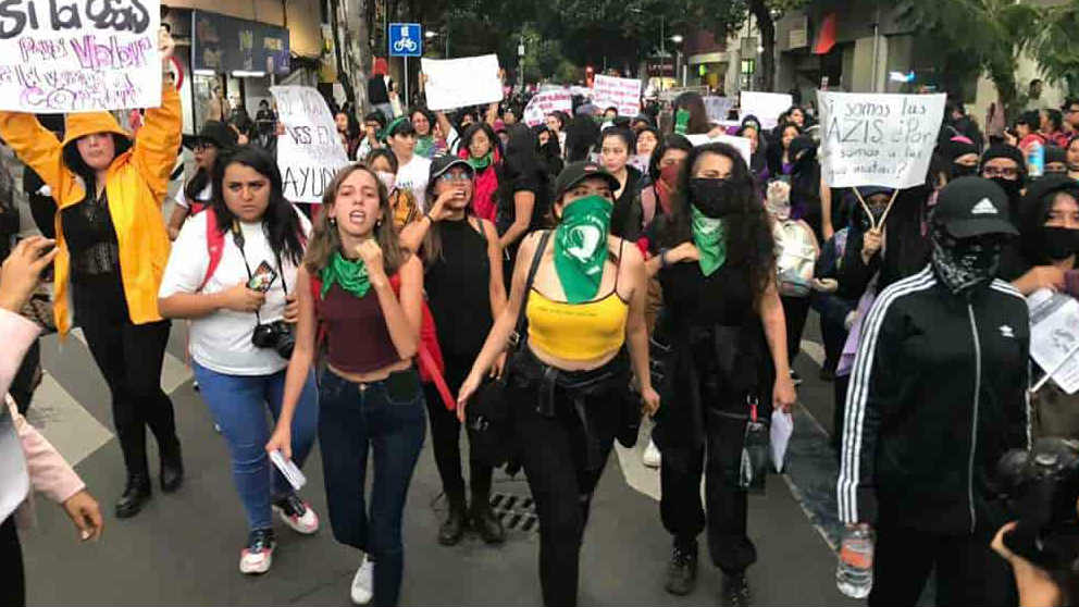 Manifestación de mujeres en México contra abusos sexuales por la Policía. (Twitter)