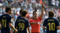 Estrada Fernández expulsa a Luka Modric. (AFP)