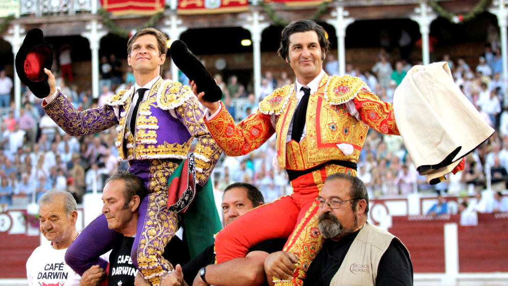 El Juli y Morante salen a hombros este sábado en Gijón (Foto: EFE).
