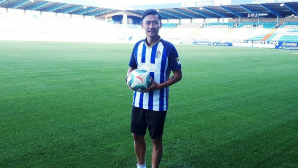 Leilei Gao, nuevo jugador de la Ponferradina (Sociedad Deportiva Ponferradina)
