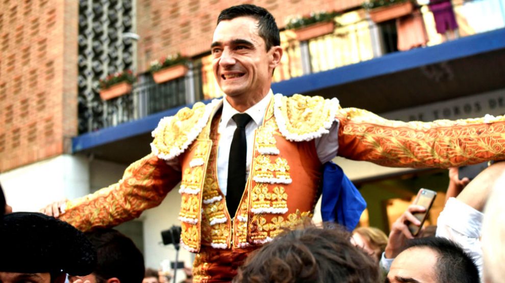 Paco Ureña sale a hombros este viernes en Bilbao (Foto: EFE).