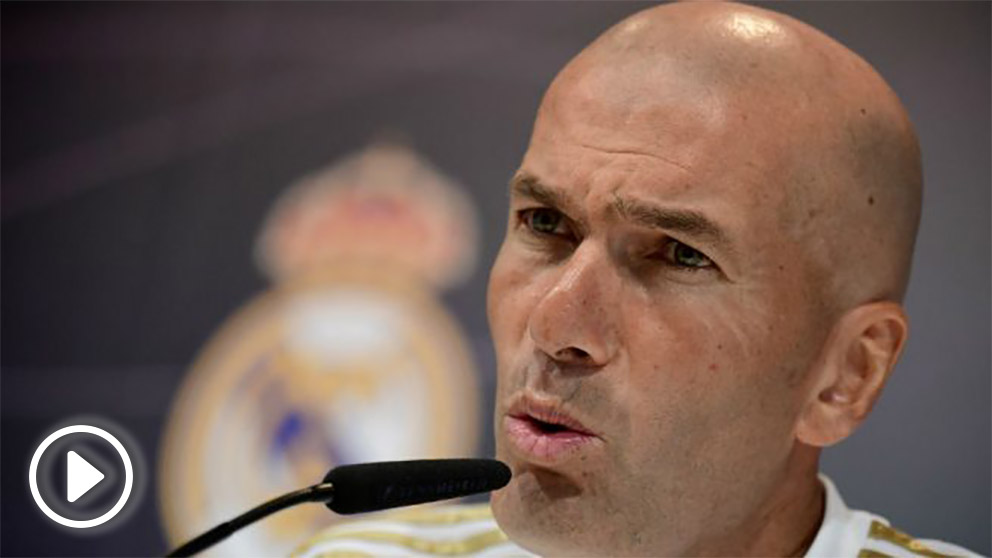 Zidane atiende a los medios en rueda de prensa. (AFP)