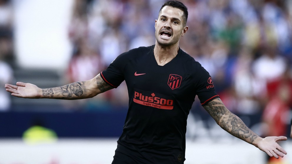 Vitolo celebra un gol con el Atlético esta temporada. (AFP)