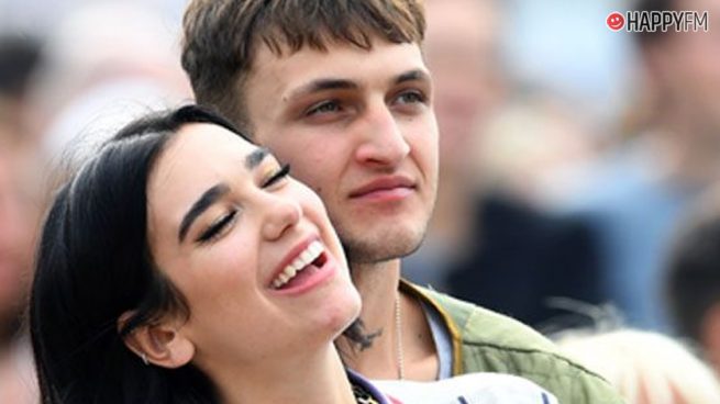 Dua Lipa cada vez más enamorada de Anwar Hadid