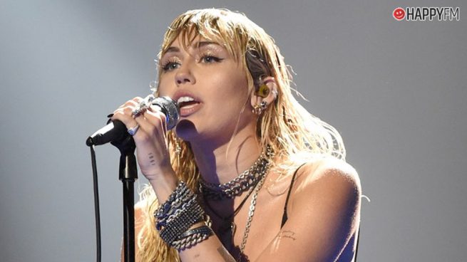 Miley Cyrus emociona en los VMAS con su actuación dedicada a Liam Hemsworth