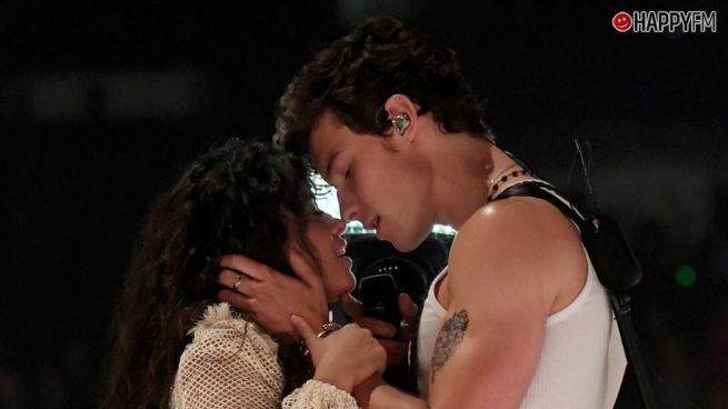 Camila Cabello y Shawn Mendes confirman su relación en los ‘MTV VMAs’