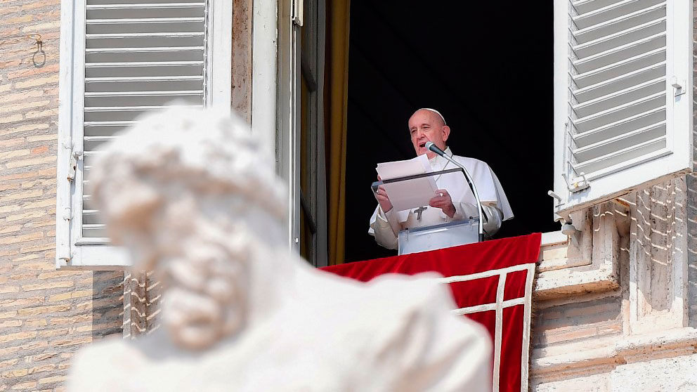 El Papa Francisco en el rezo del Ángelus en el Vaticano. Foto: AFP