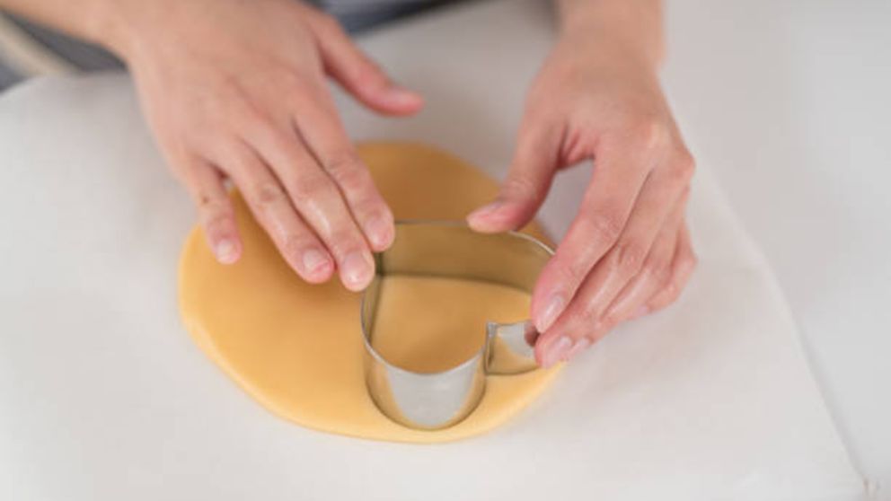 Cómo hacer moldes caseros para galletas de forma fácil paso a paso