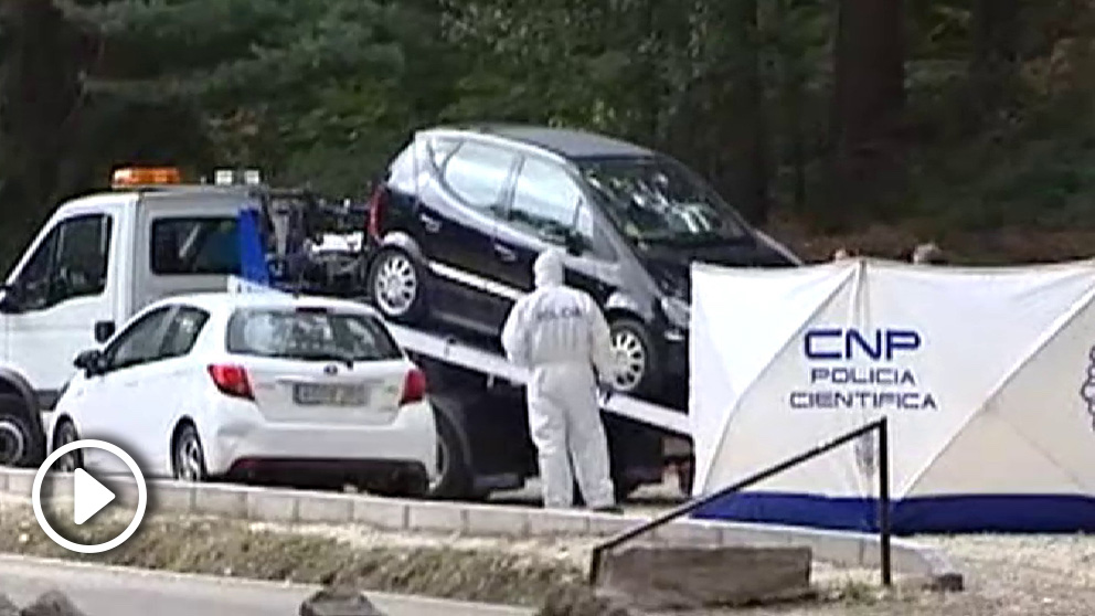 La Policía Científica analiza el coche de Blanca Fernández Ochoa.