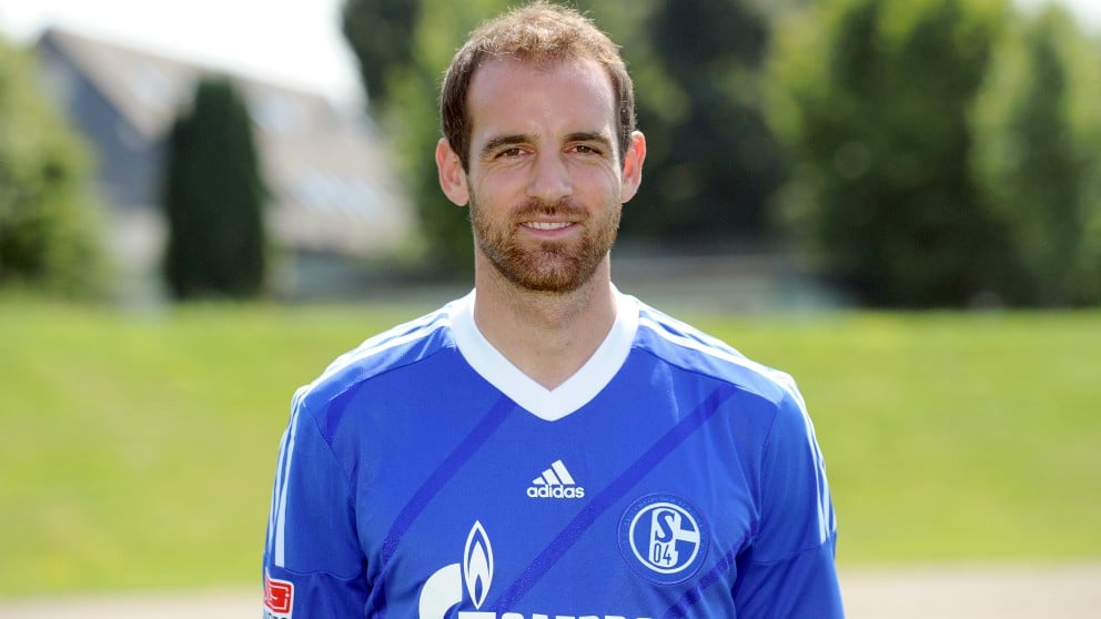 Metzelder, con la camiseta del Schalke. (AFP)