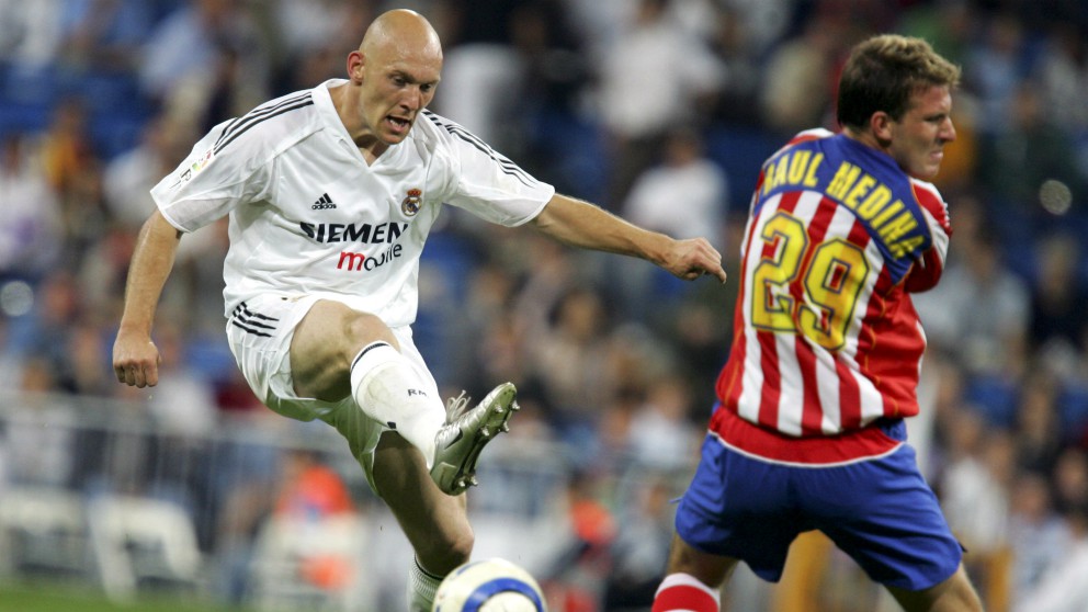 Thomas Gravesen durante un Real Madrid – Atlético. (Getty)