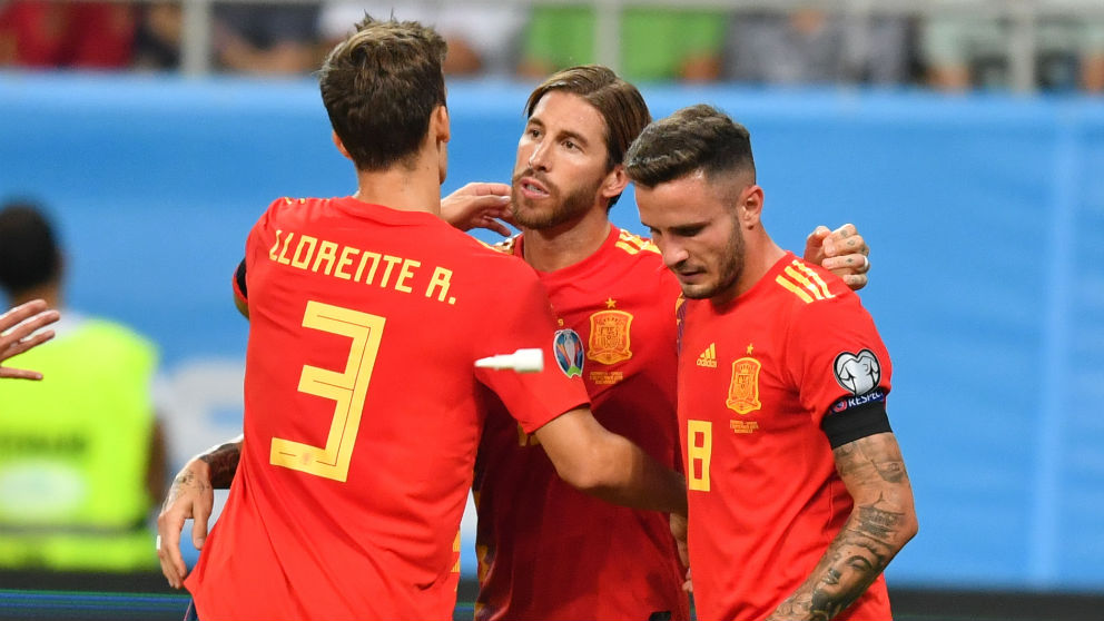 Sergio Ramos celebra su gol en el Rumanía – España.