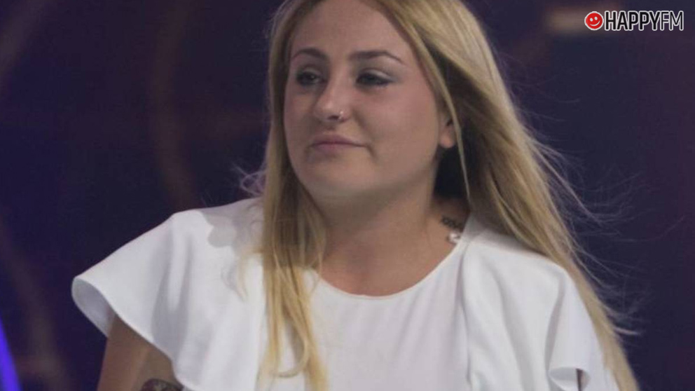 Rocío Flores triunfa con este look para una boda