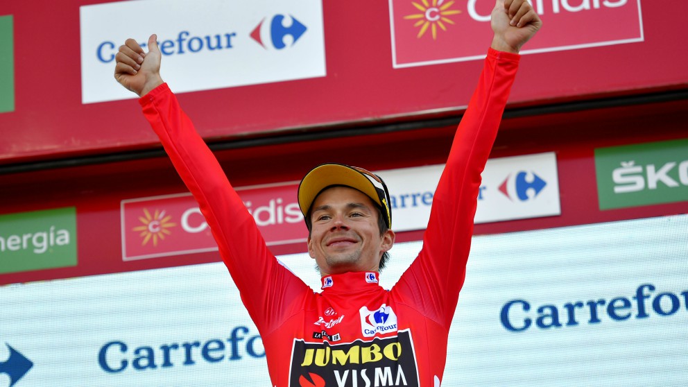 Roglic, con el maillot de líder de la Vuelta a España. (AFP)