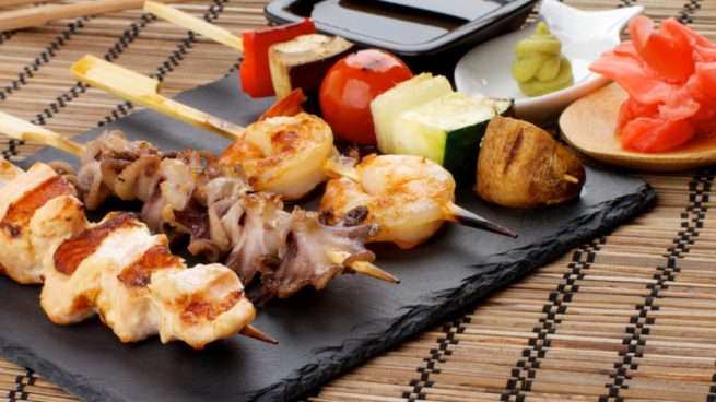 Receta de brochetas de calamar con verduras