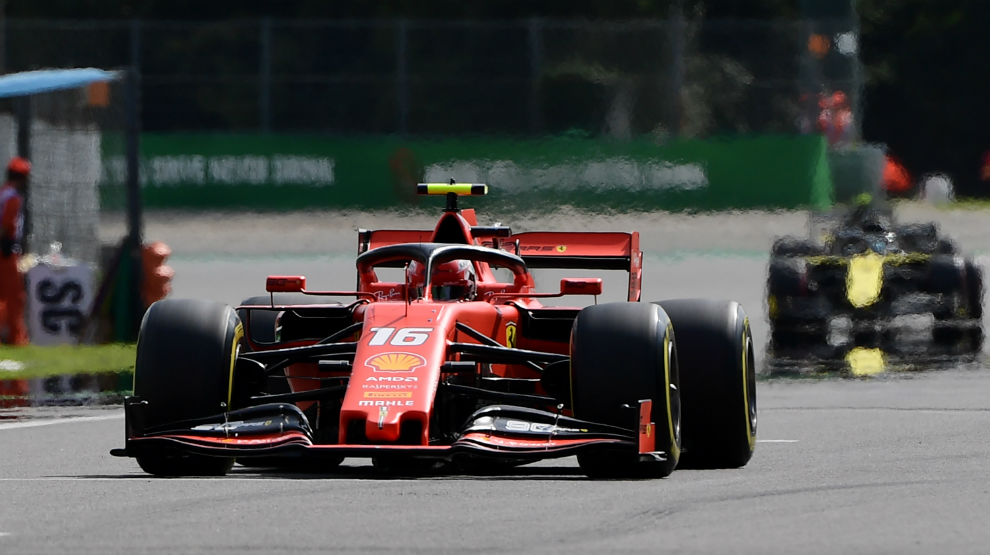 Charles Leclerc ya logró la pole en Italia y ahora en Singapur. (AFP)