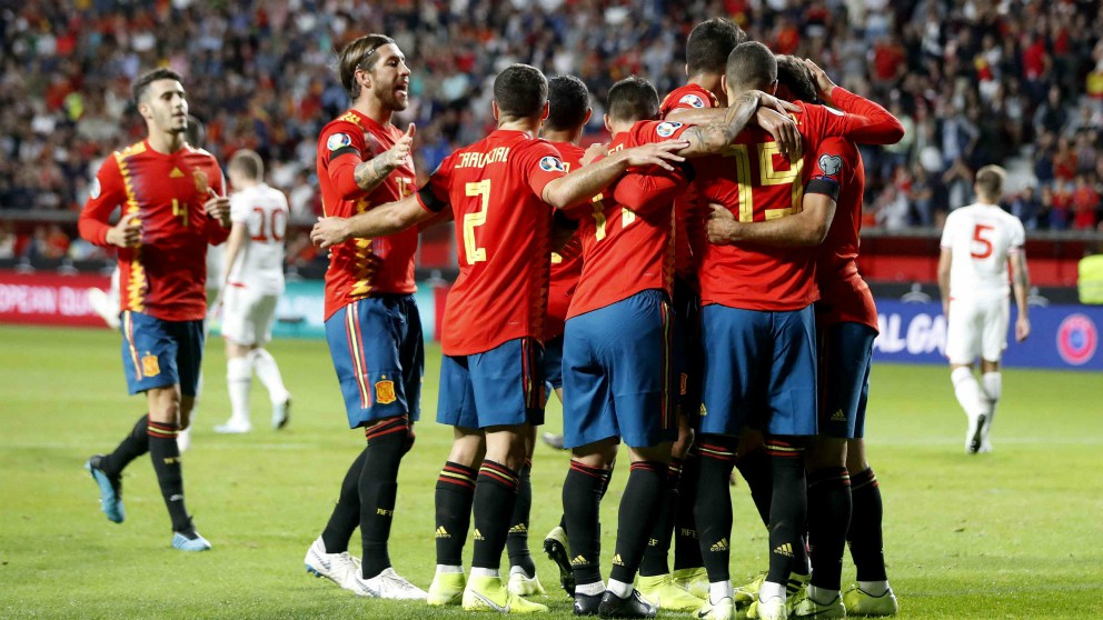 España firmó su sexta victoria en la fase de clasificación para la Eurocopa. (EFE)