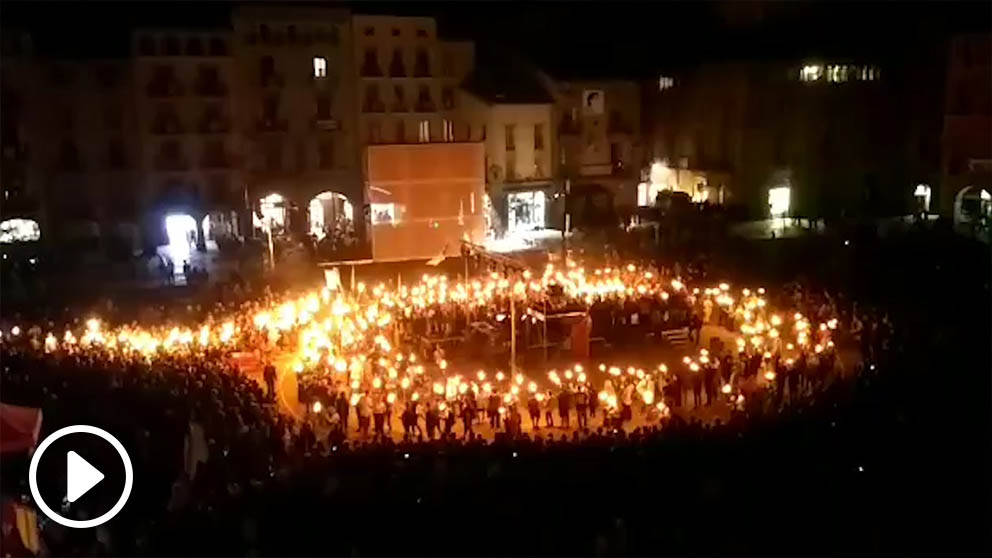 La marcha de las antorchas en Vic (Barcelona) a la que acudió Quim Torra.