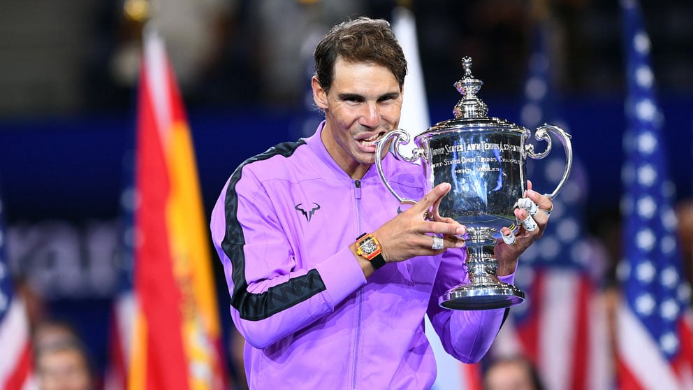 Rafa-posa-con-su-cuarta-corona-en-Nueva-York-(AFP)