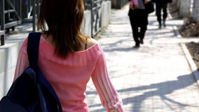 Más allá de comer de forma saludable, podemos ir y volver andando al colegio.