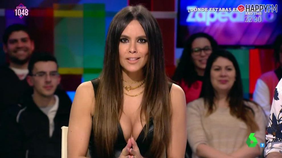 Cristina Pedroche pone en apuros a dos compañeros de Zapeando