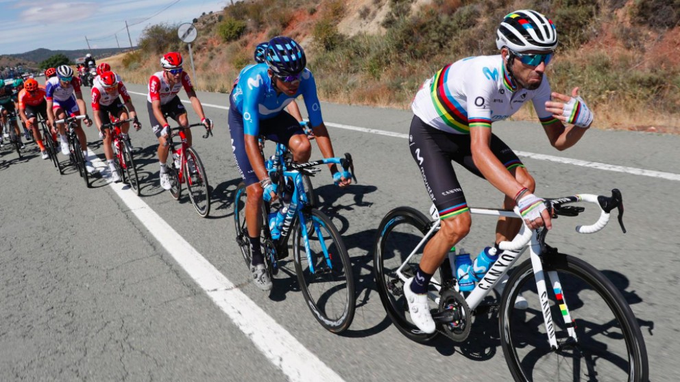 Valverde gesticula ante la etapa de la Vuelta. (Movistar Team)