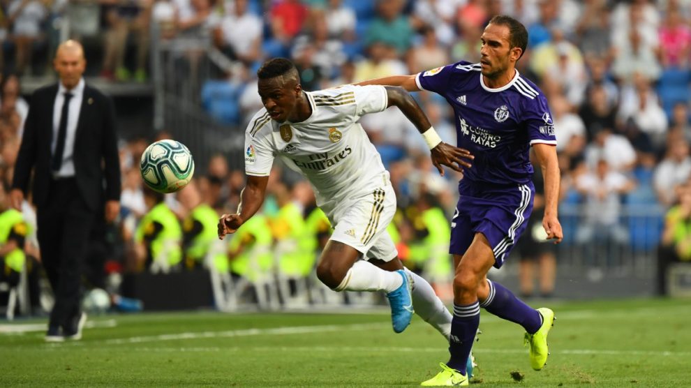 Vinicius, ante el Valladolid (AFP).