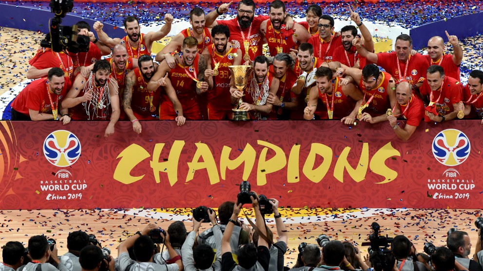 Celebración de la Selección de España por el Mundial Baloncesto Colón, en directo