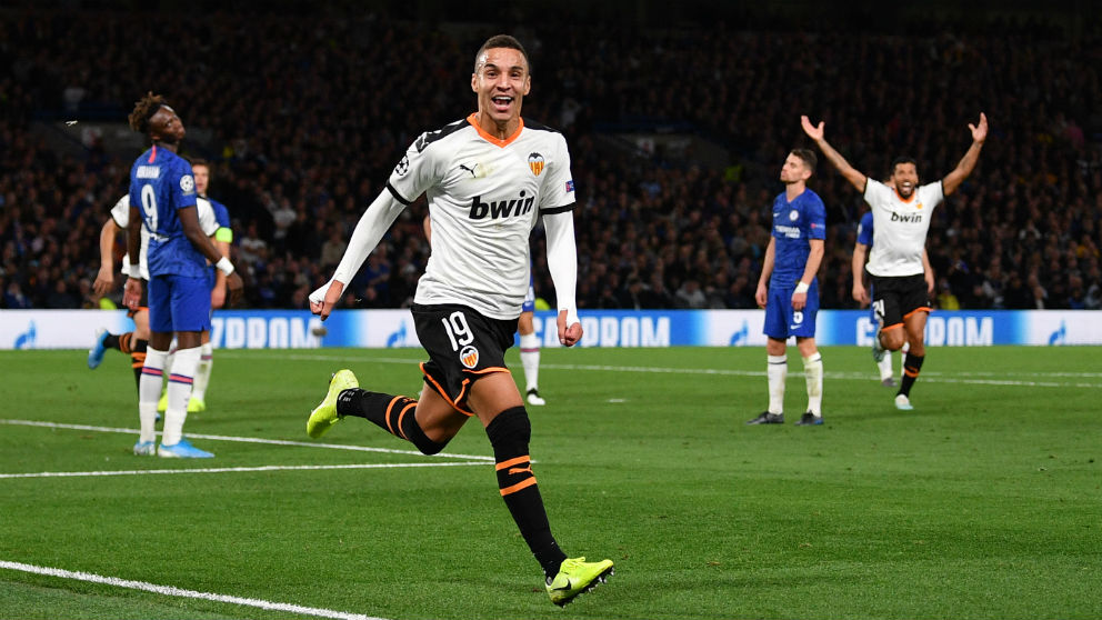 Rodrigo celebra su gol ante el Chelsea. (AFP)